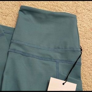 Zyia teal pocket light n tight leggings